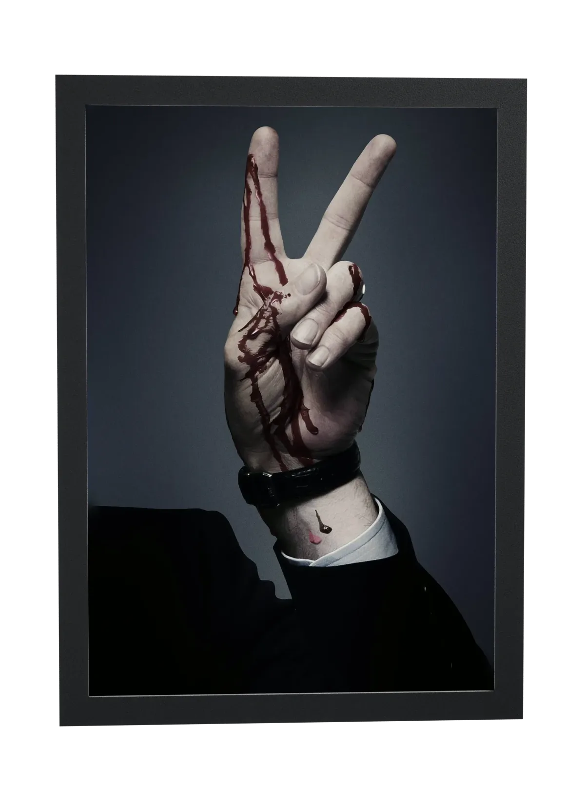 Pôster House of Cards (2013): mão ensanguentada emoldurado